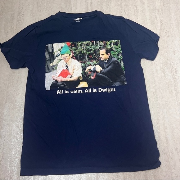 Old Navy The Office Christmas All is Calm, All is Dwight tee shirt small - Picture 1 of 4